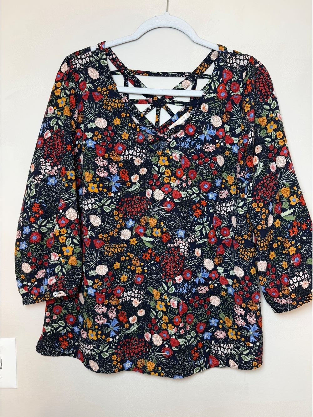 Skies Are Blue Anthroplogie Floral Print Blouse with Neck Cutouts Size Large